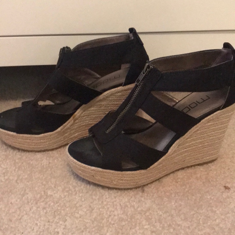 Black Wedges